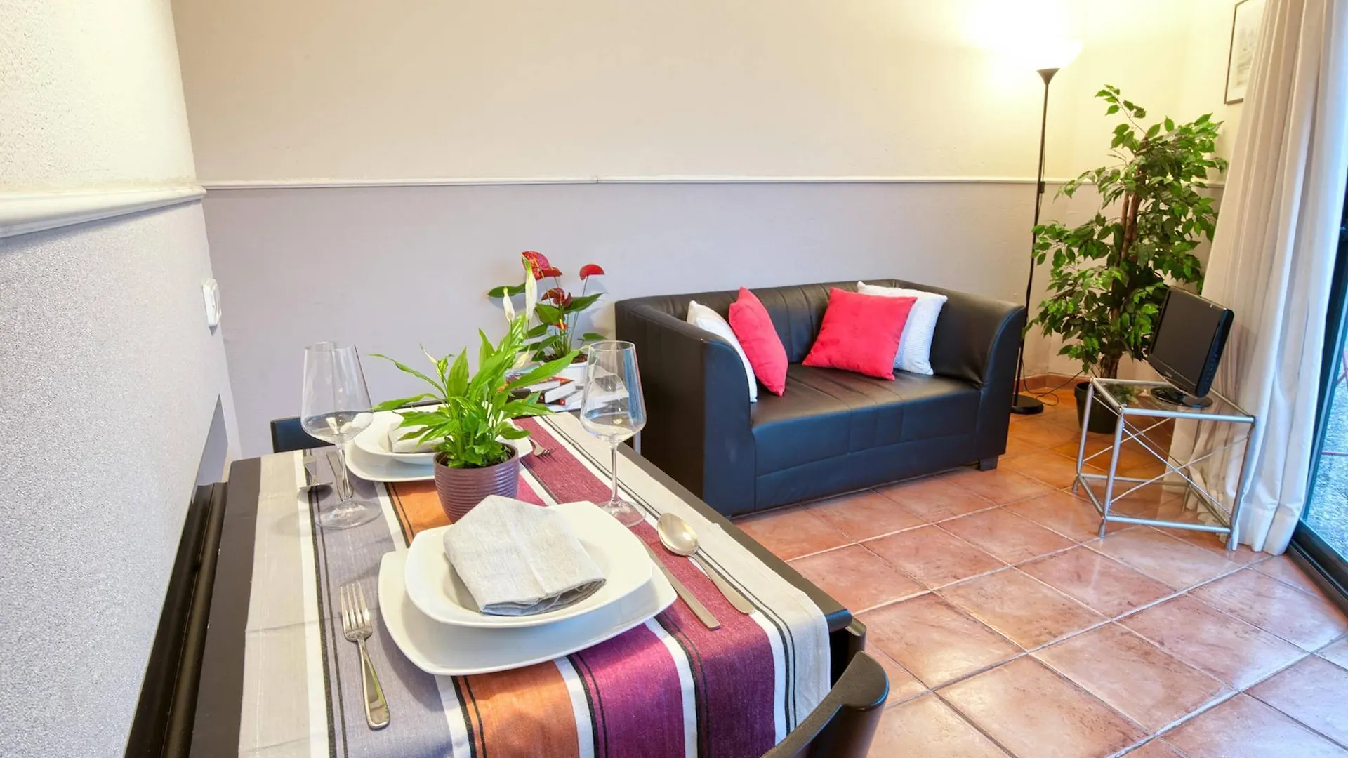 Apartments Sata Park Guell Area Barcelona 0*,